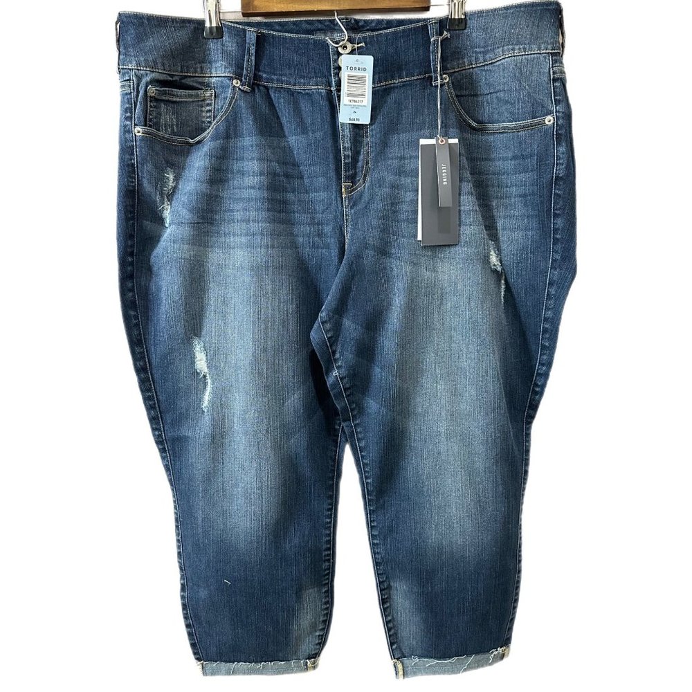 Torrid Premium Women’s Size 24 Jegging Crop Jeans Distressed Triple Button NEW